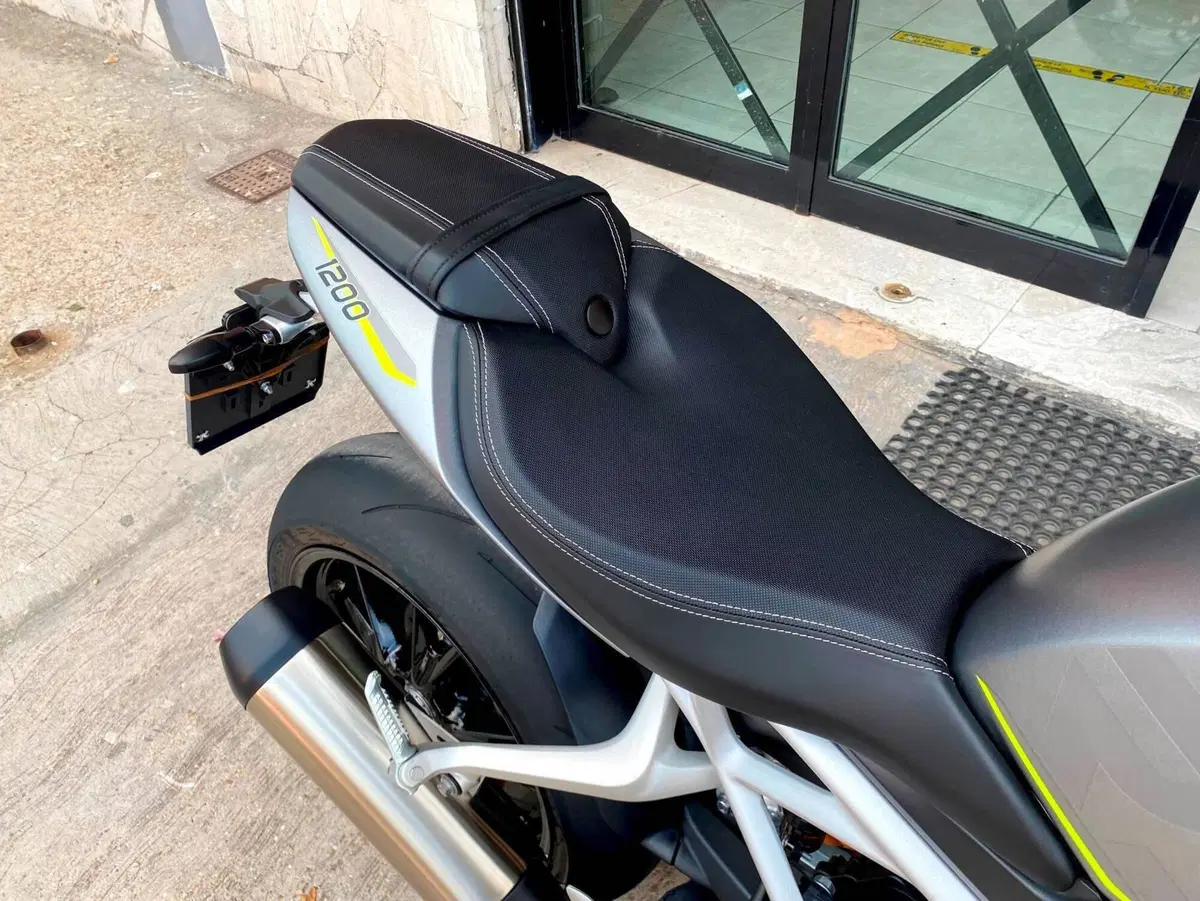 Triumph Speed Triple 1200 RS (2021 - 24) (19)