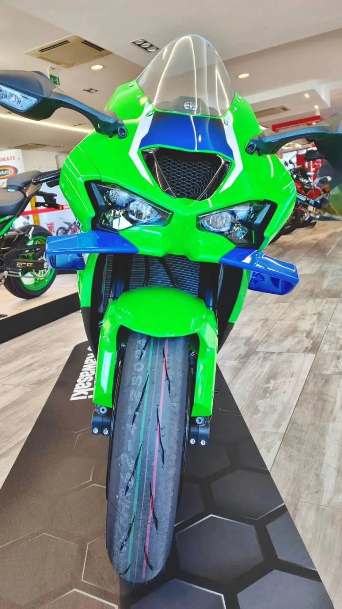 Kawasaki Ninja 1000 ZX-10R (2026) (4)