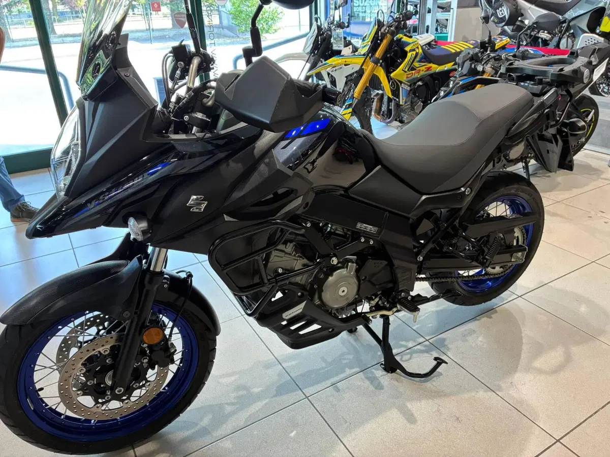 Suzuki V-Strom 650XT Explorer (2022 - 25) (9)