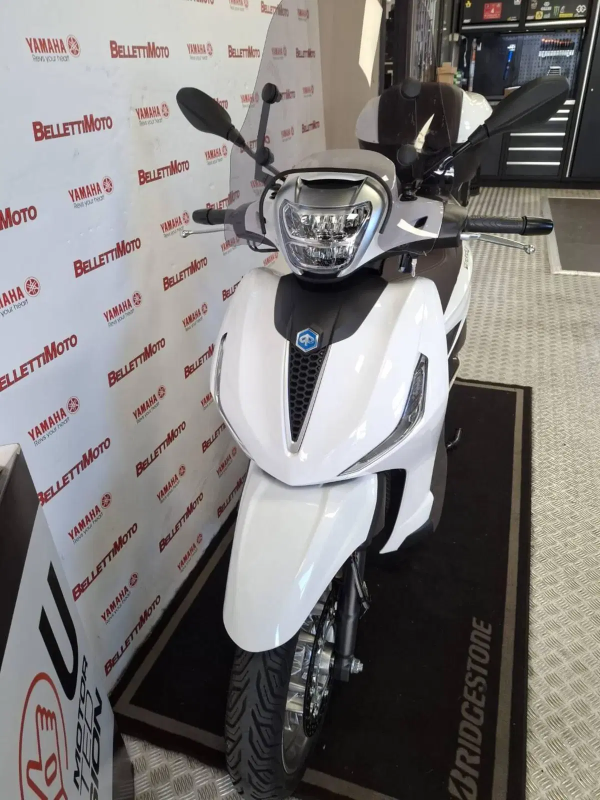 Piaggio Beverly 300 S ABS-ASR (2021 - 25) (4)