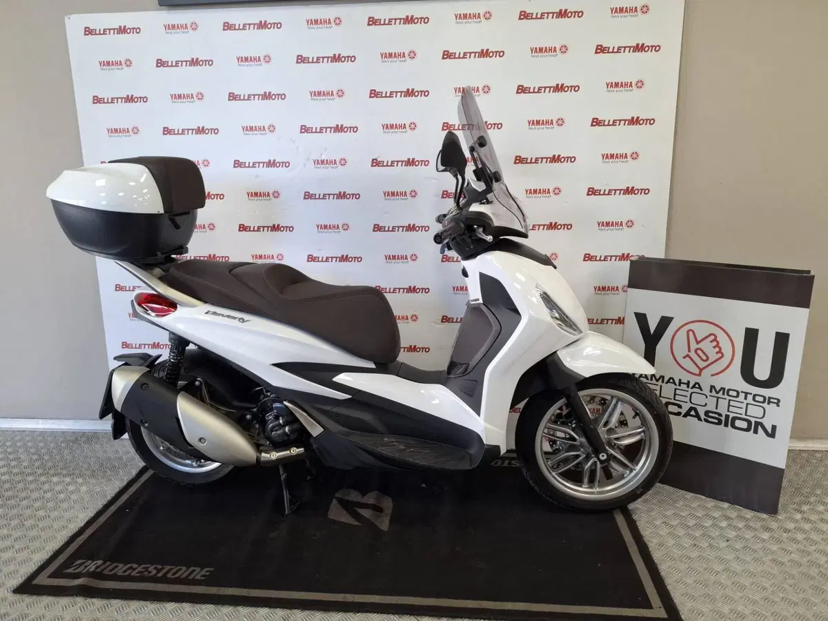 Piaggio Beverly 300 S ABS-ASR (2021 - 25) (7)