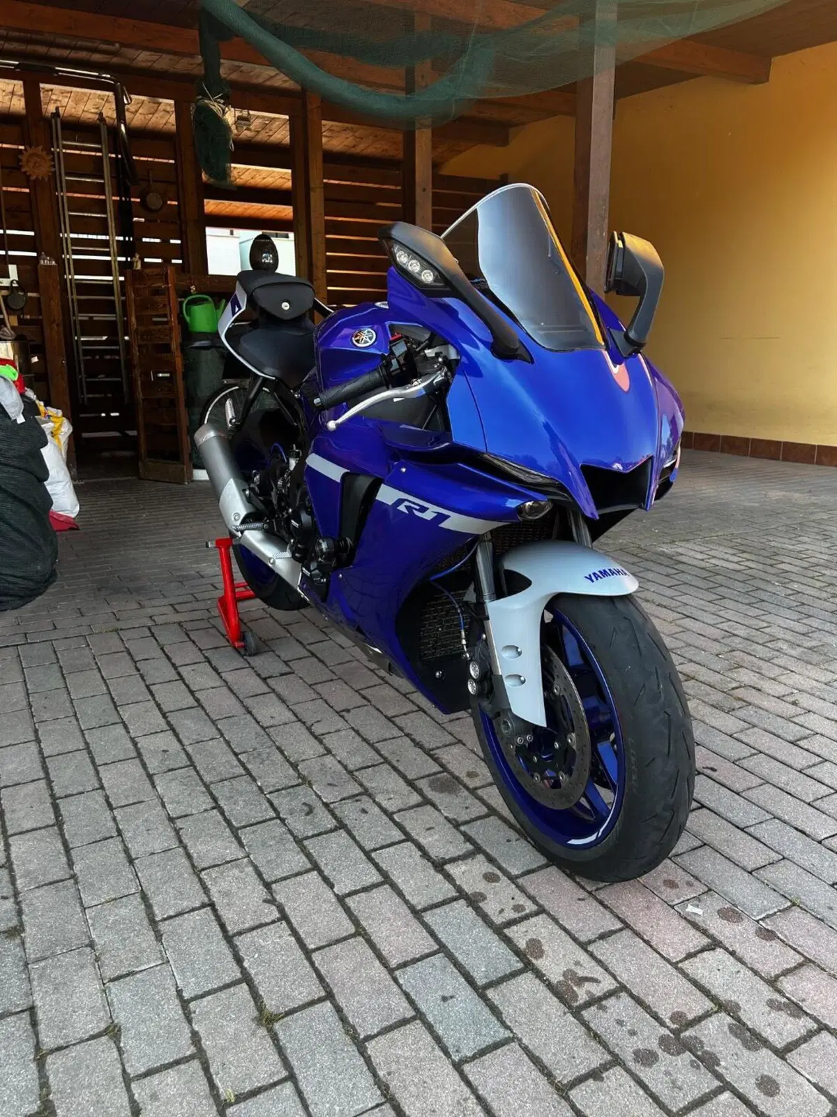 Yamaha YZF R1 (2020 - 25) (2)