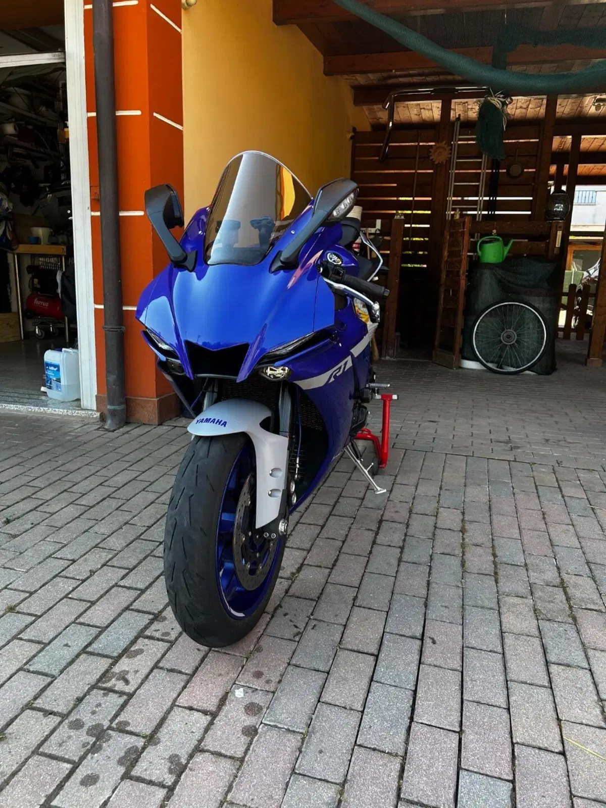 Yamaha YZF R1 (2020 - 25) (6)