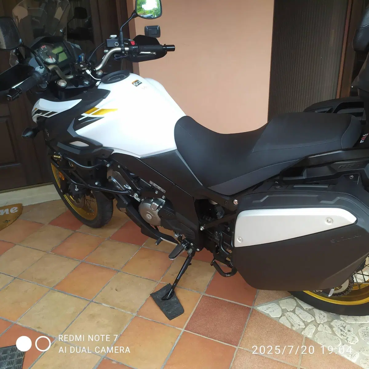 Suzuki V-Strom 650XT (2021 - 25) (4)
