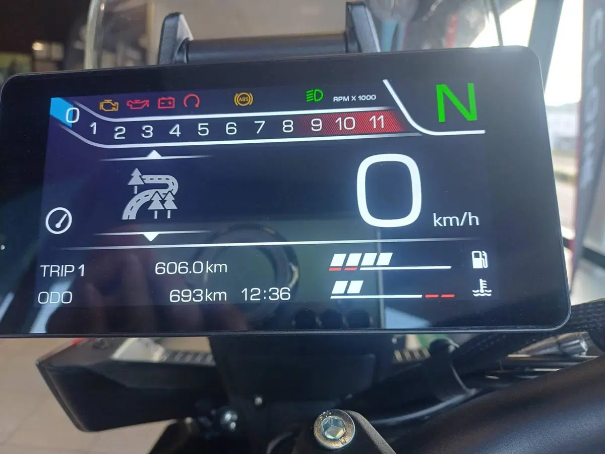 Moto Morini Allthrike 450 (2025 - 26) (3)