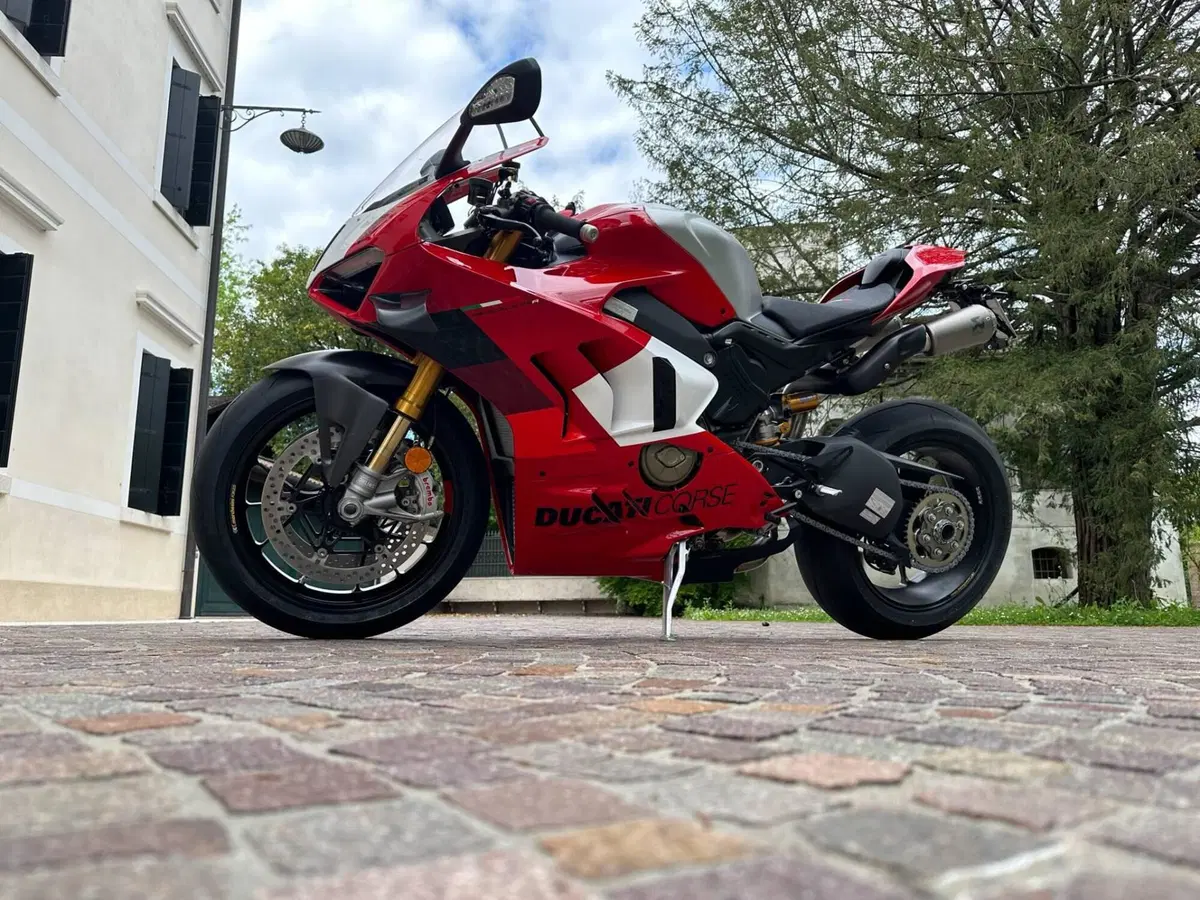 Ducati Panigale V4 R (2023 - 24) (2)