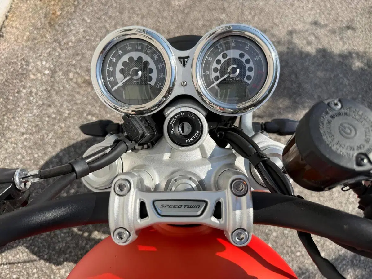 Triumph Speed Twin 1200 (2021 - 24) (3)