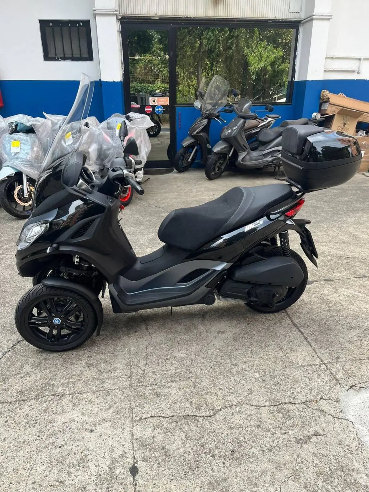 Piaggio MP3 300 ABS Hpe (2021 - 24) (4)