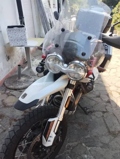 Moto Guzzi V85 TT Evocative Graphics (2021 - 23) usata