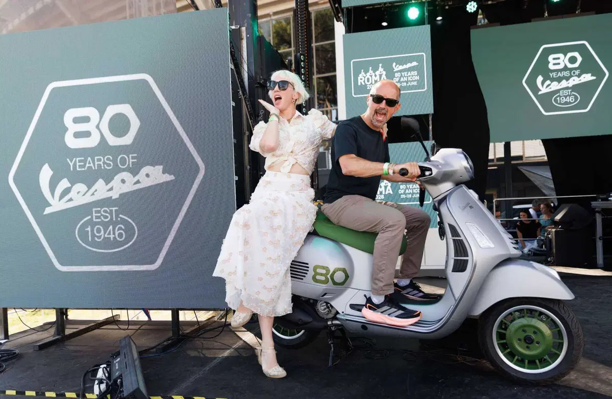 L'abbraccio di Roma alla Vespa, per celebrare gli 80 anni del mito! [VIDEO e GALLERY] (2)