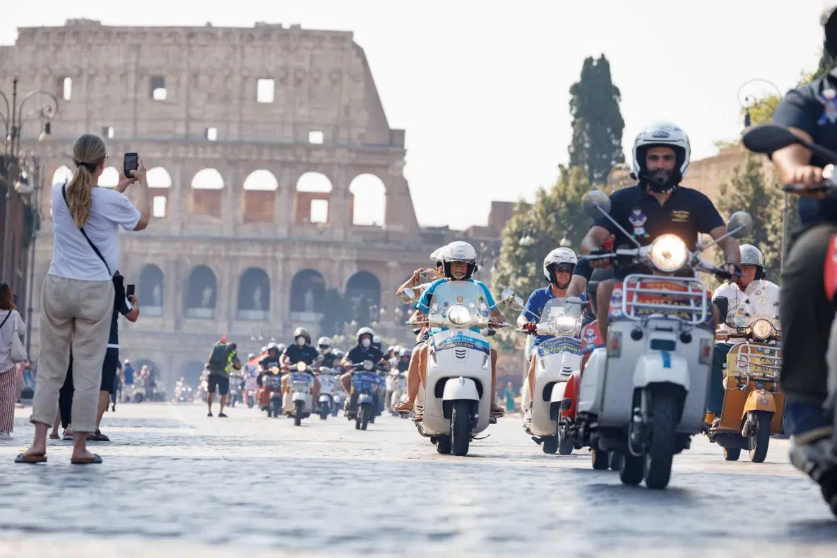 L'abbraccio di Roma alla Vespa, per celebrare gli 80 anni del mito! [VIDEO e GALLERY] (4)