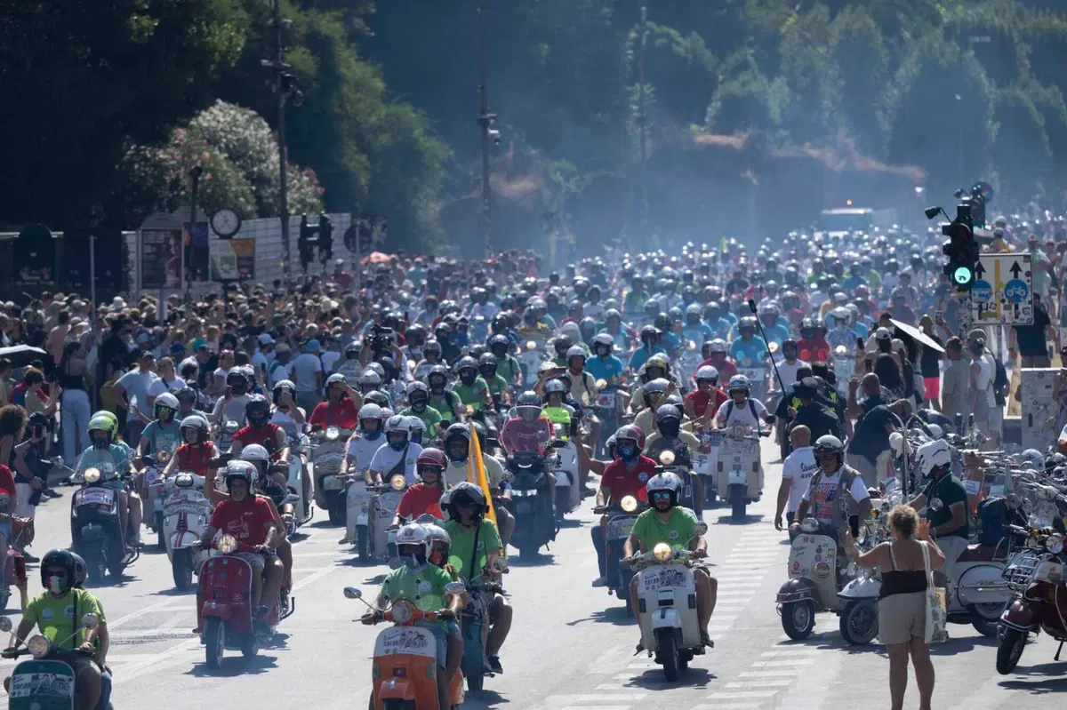 L'abbraccio di Roma alla Vespa, per celebrare gli 80 anni del mito! [VIDEO e GALLERY] (8)