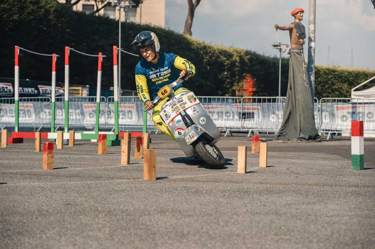 L'abbraccio di Roma alla Vespa, per celebrare gli 80 anni del mito! [VIDEO e GALLERY] (14)