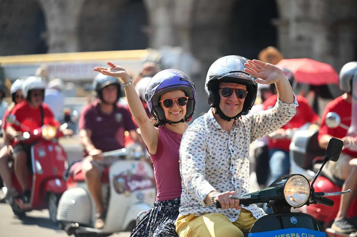 L'abbraccio di Roma alla Vespa, per celebrare gli 80 anni del mito! [VIDEO e GALLERY] (15)