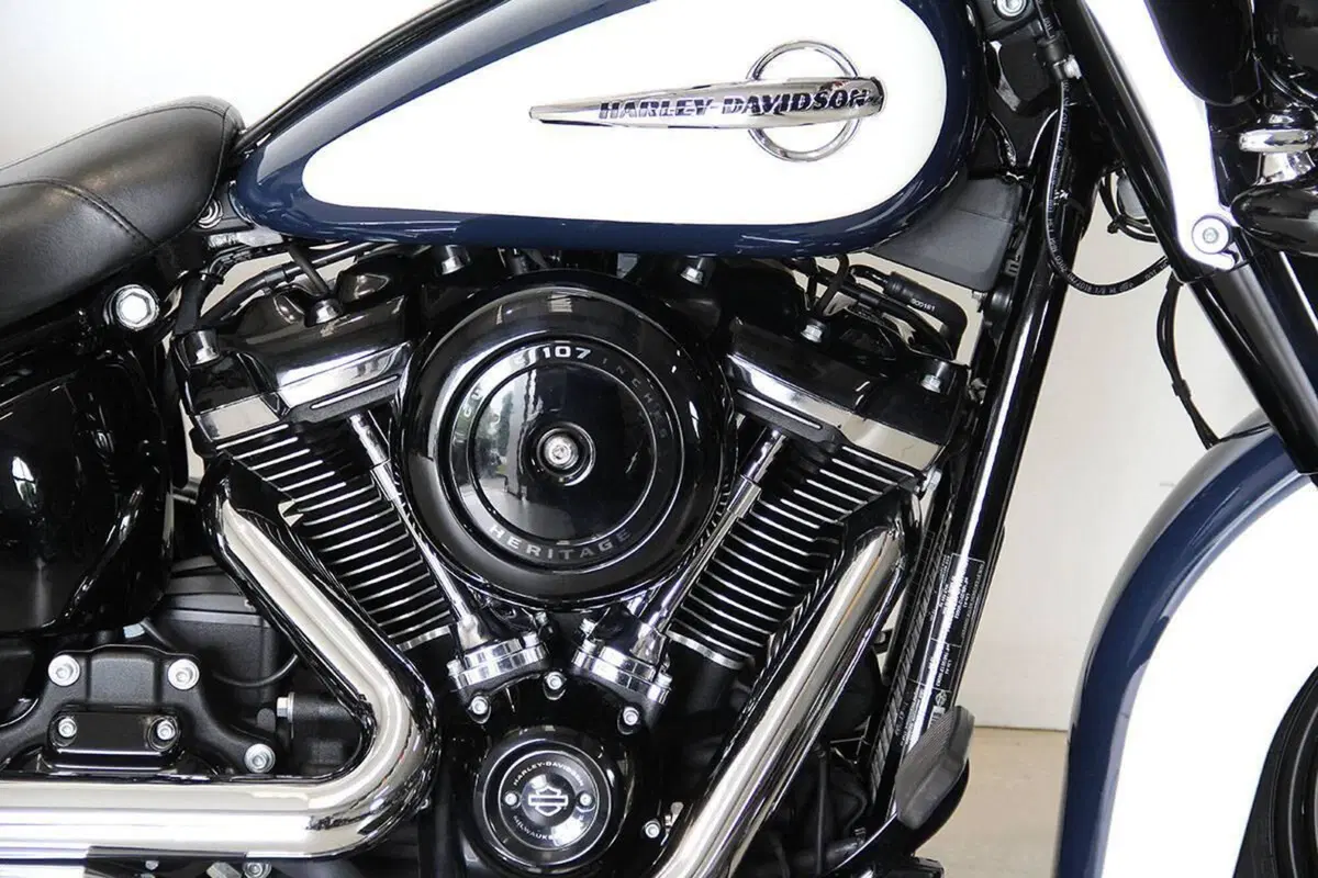 Harley-Davidson 107 Heritage Classic (2018 - 19) - FLHC (5)