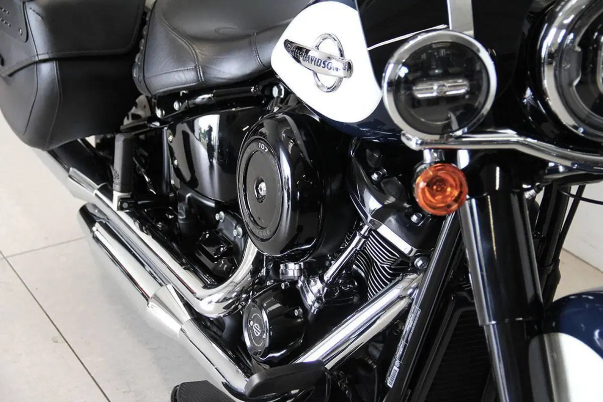 Harley-Davidson 107 Heritage Classic (2018 - 19) - FLHC (7)
