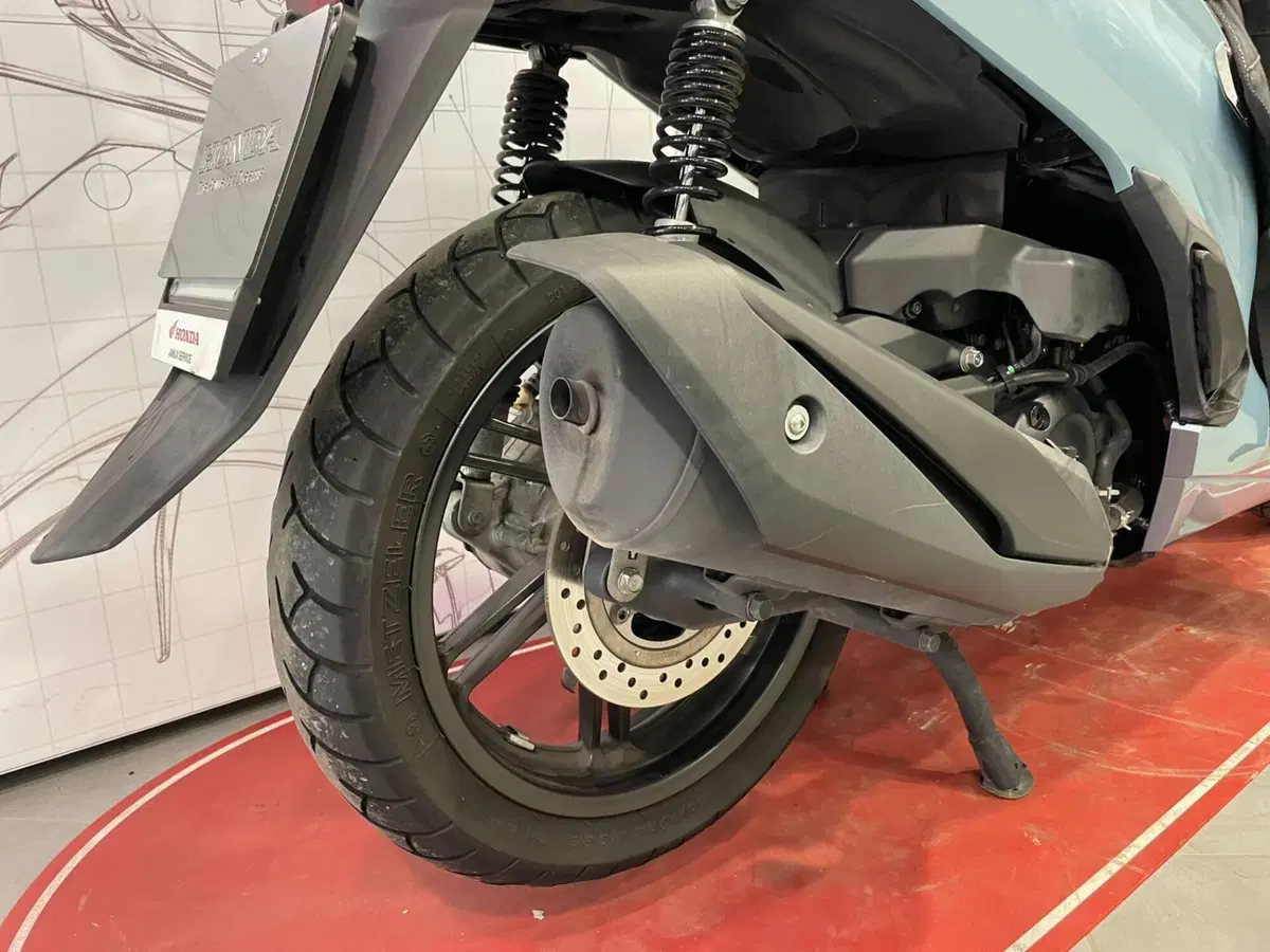 Honda SH 350 (2021 - 24) (10)