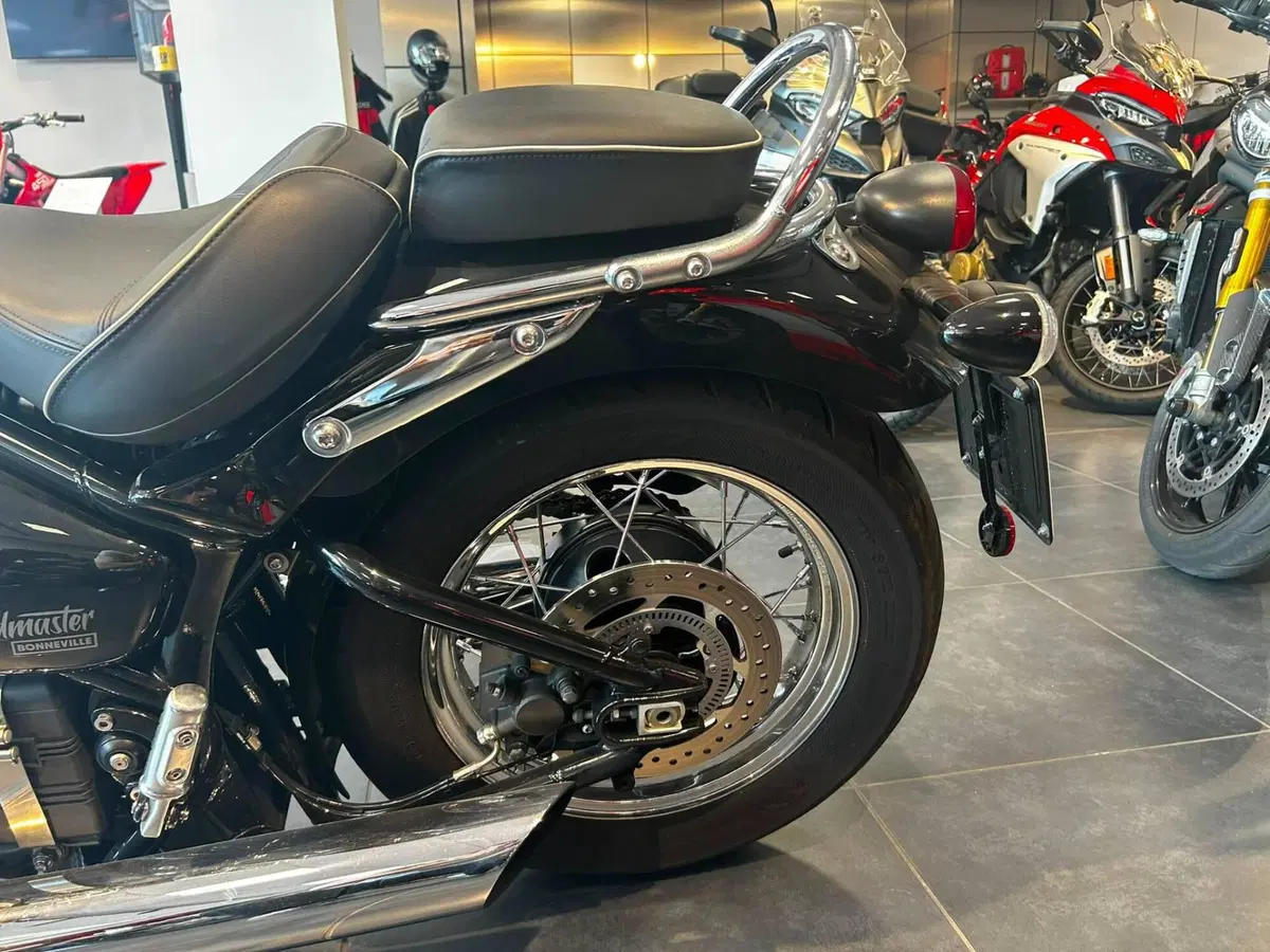Triumph Bonneville Speedmaster 1200 Chrome Edition (2023) (7)