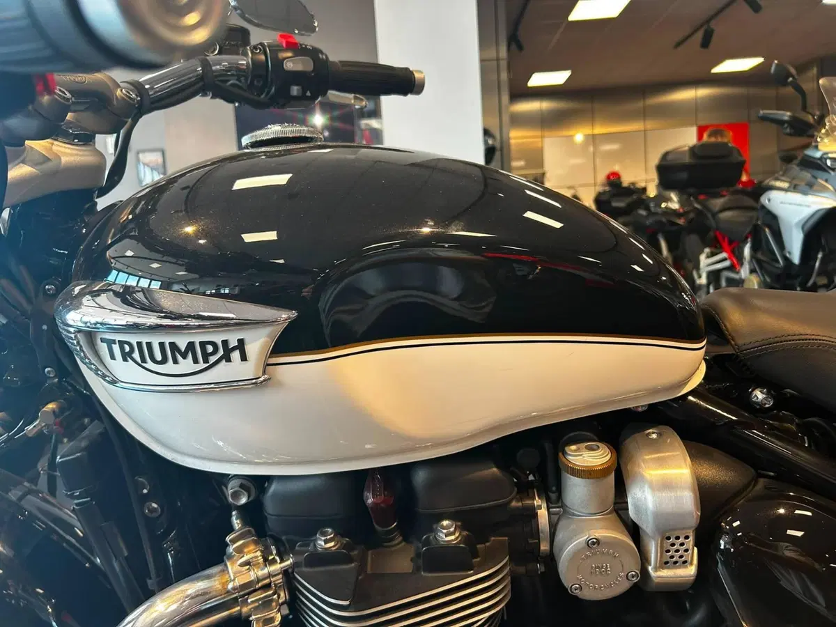 Triumph Bonneville Speedmaster 1200 Chrome Edition (2023) (9)