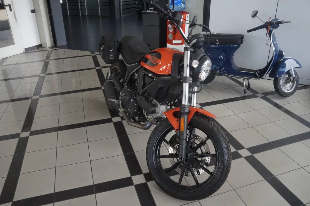 Ducati Scrambler 400 Sixty 2 (2016 - 21) (2)