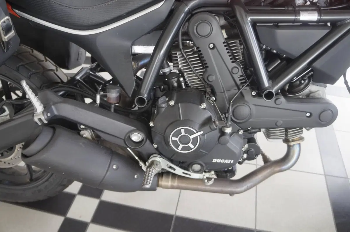 Ducati Scrambler 400 Sixty 2 (2016 - 21) (5)