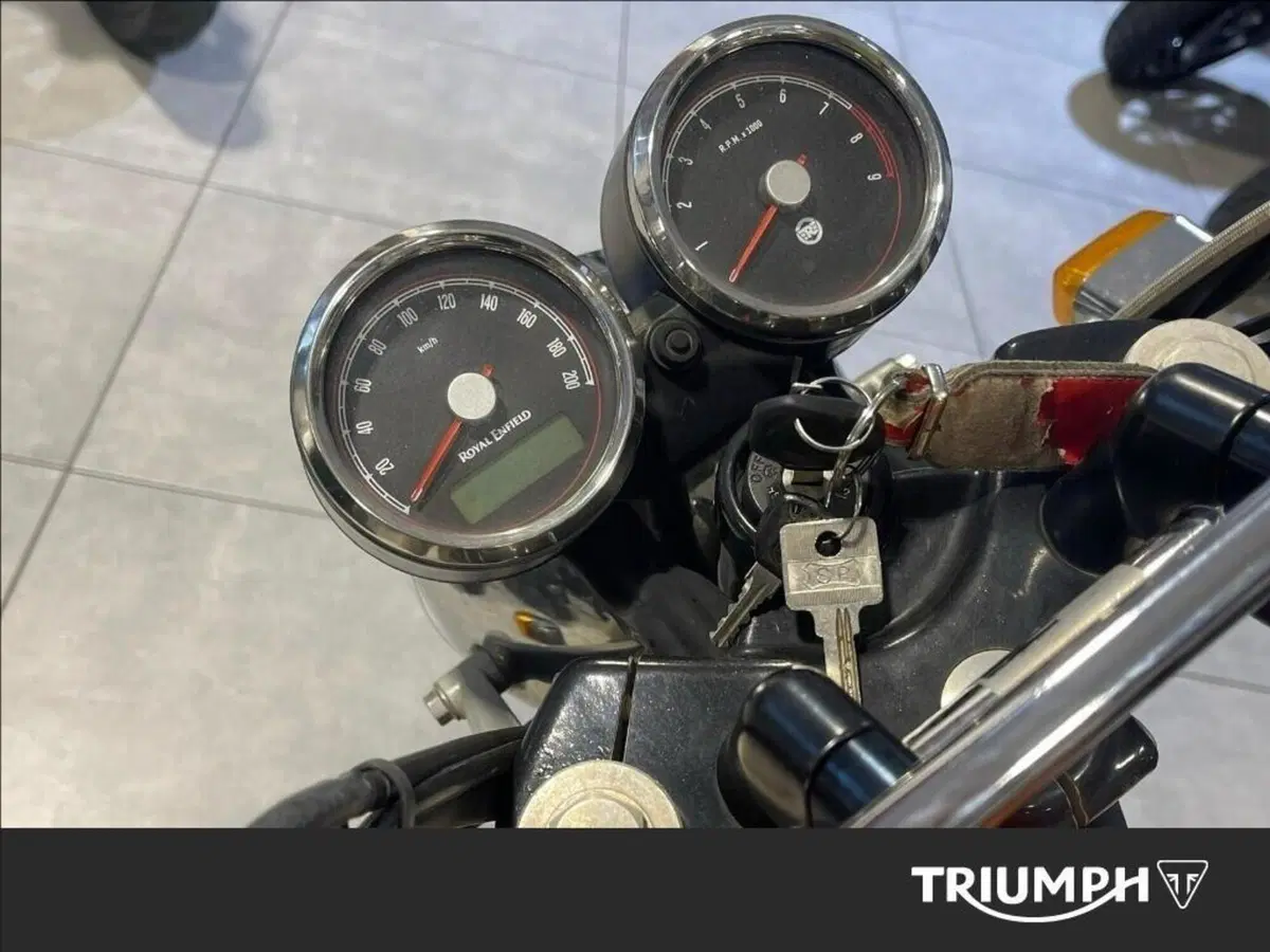 Royal Enfield Interceptor 650 (2021 - 26) (4)
