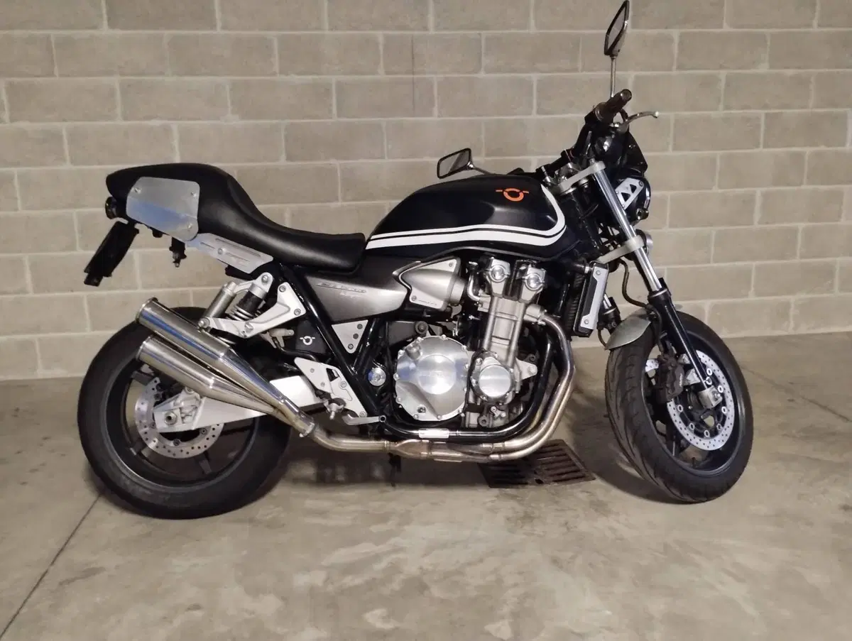 Honda CB 1300 (2003 - 06) (8)