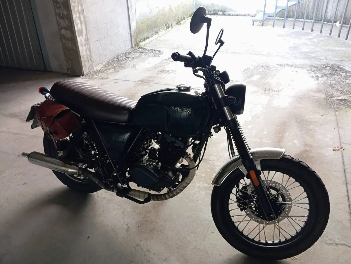 Brixton Motorcycles Cromwell 125 CBS (2021 - 26) (2)