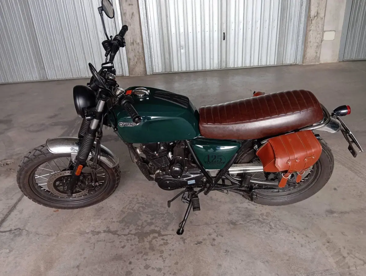 Brixton Motorcycles Cromwell 125 CBS (2021 - 26) (4)