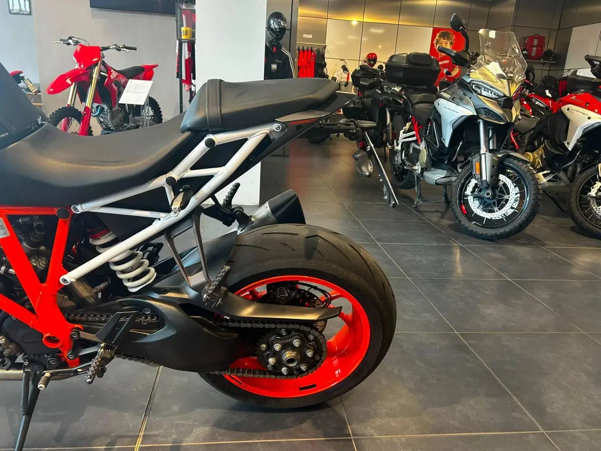 KTM 1290 Super Duke R ABS (2017 - 18) (3)