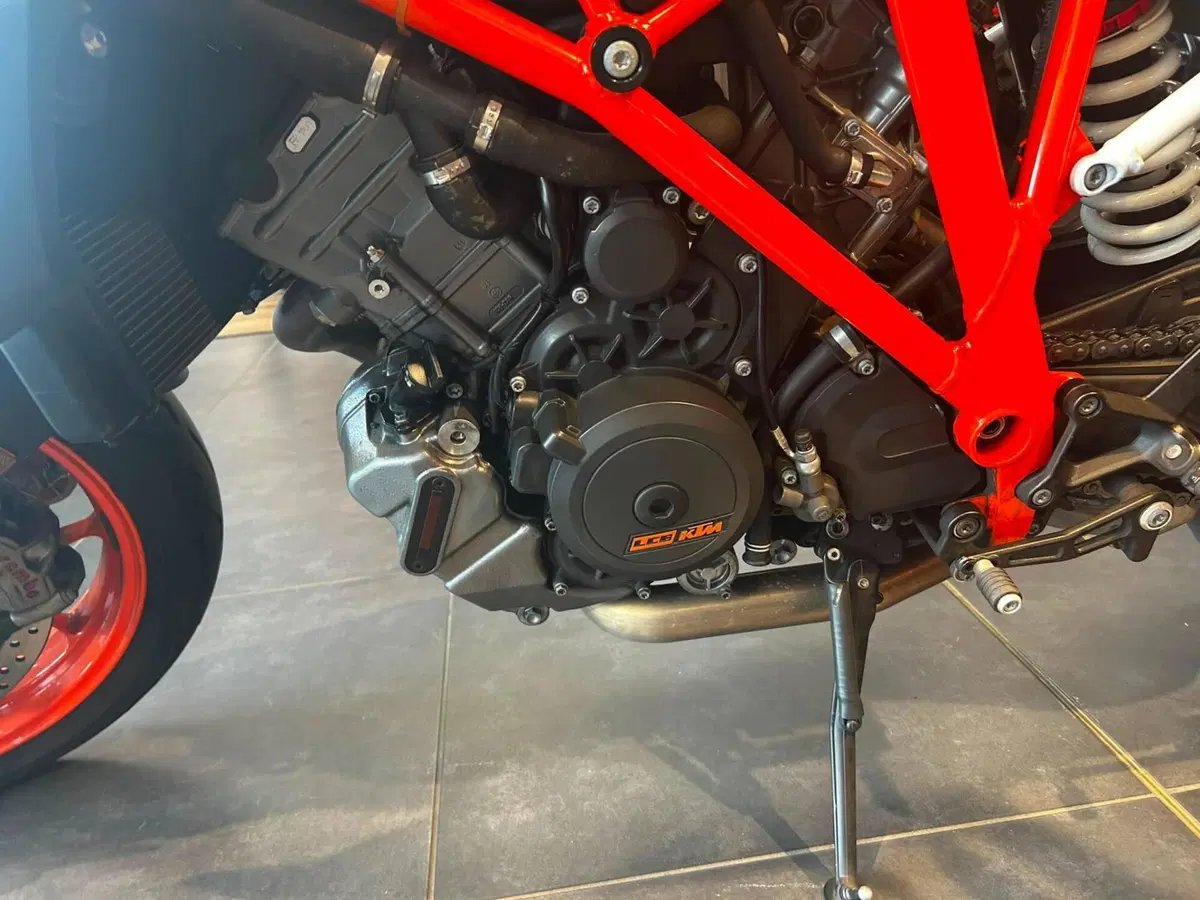 KTM 1290 Super Duke R ABS (2017 - 18) (6)