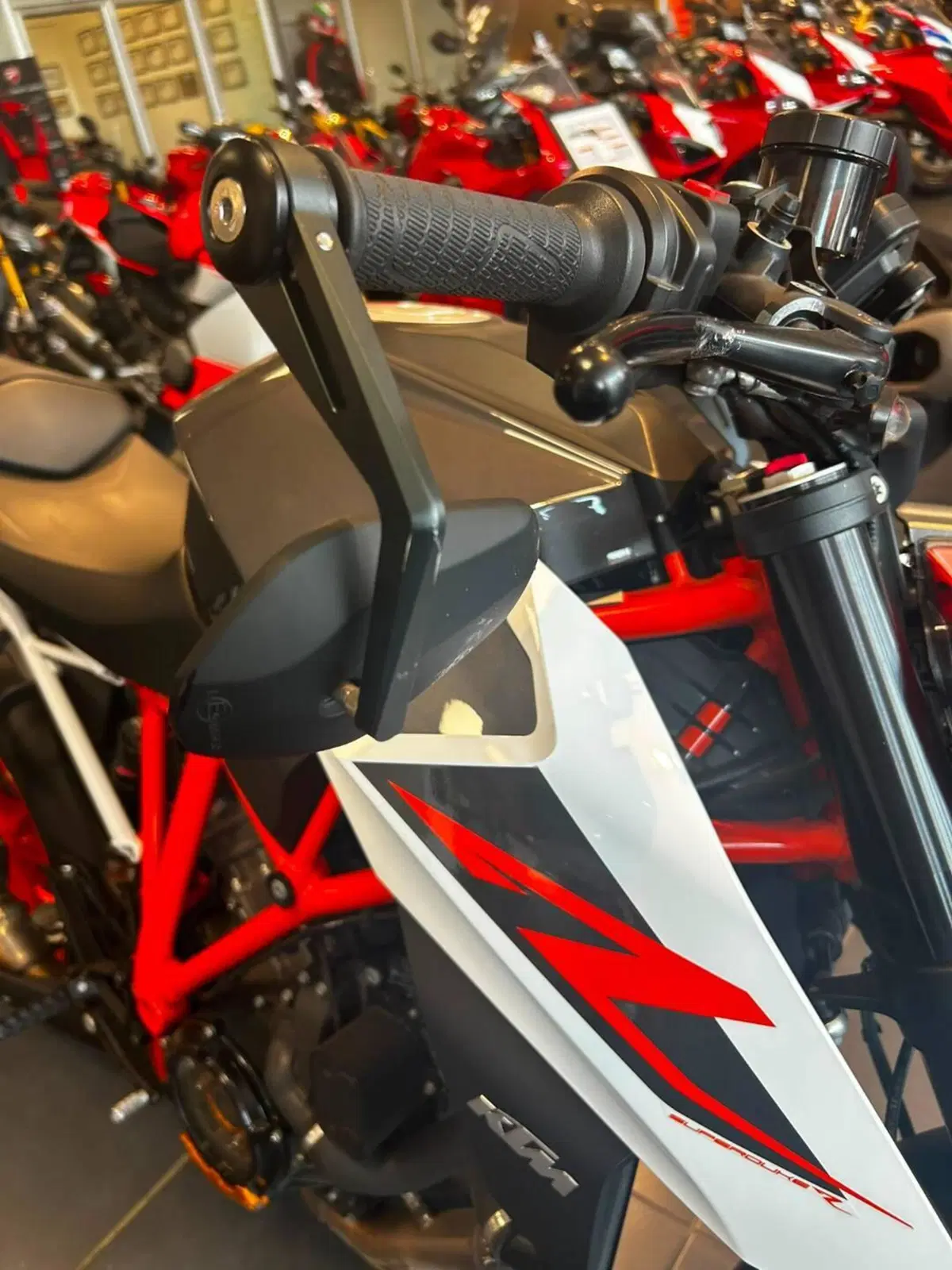 KTM 1290 Super Duke R ABS (2017 - 18) (11)