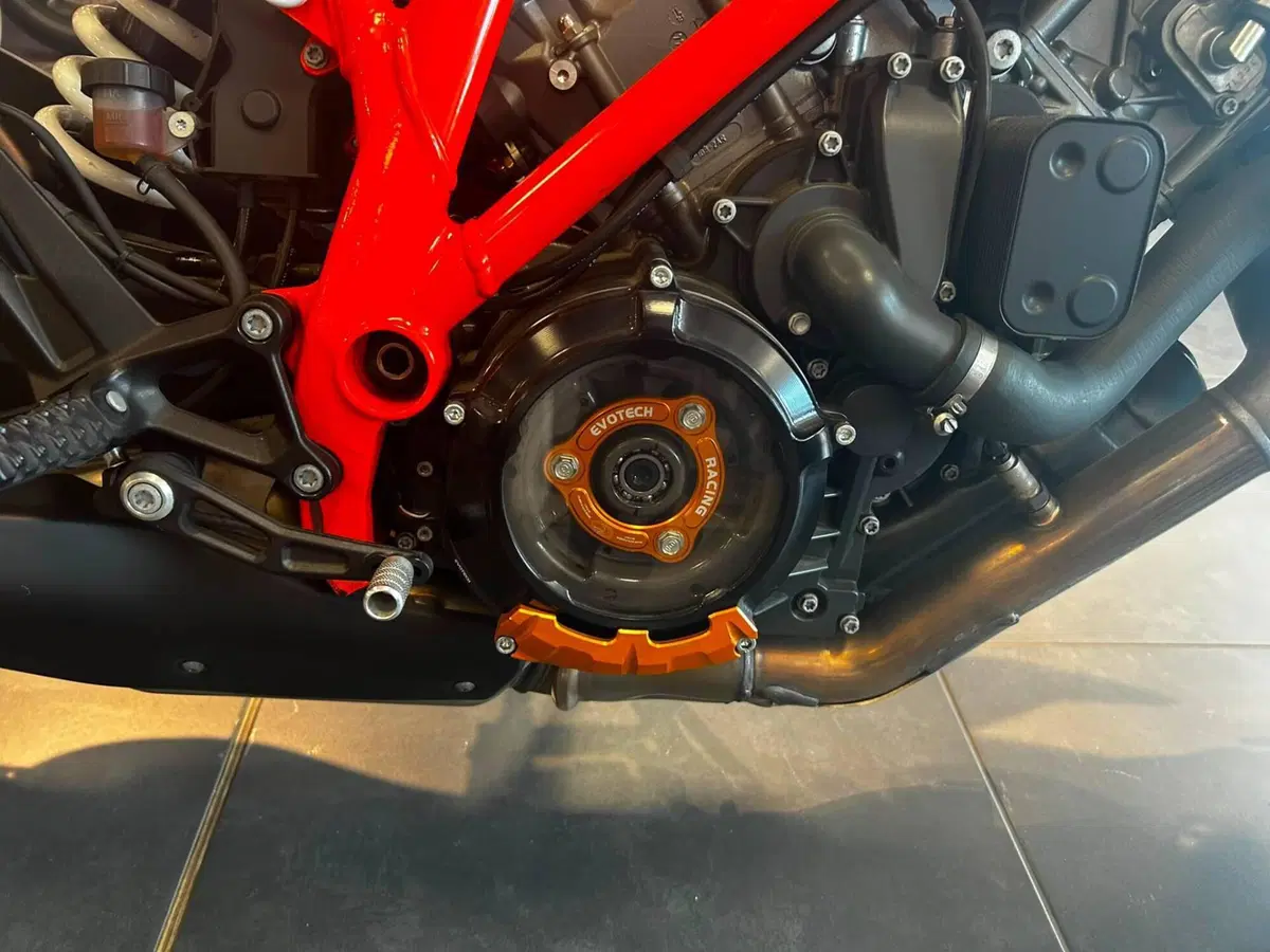 KTM 1290 Super Duke R ABS (2017 - 18) (12)