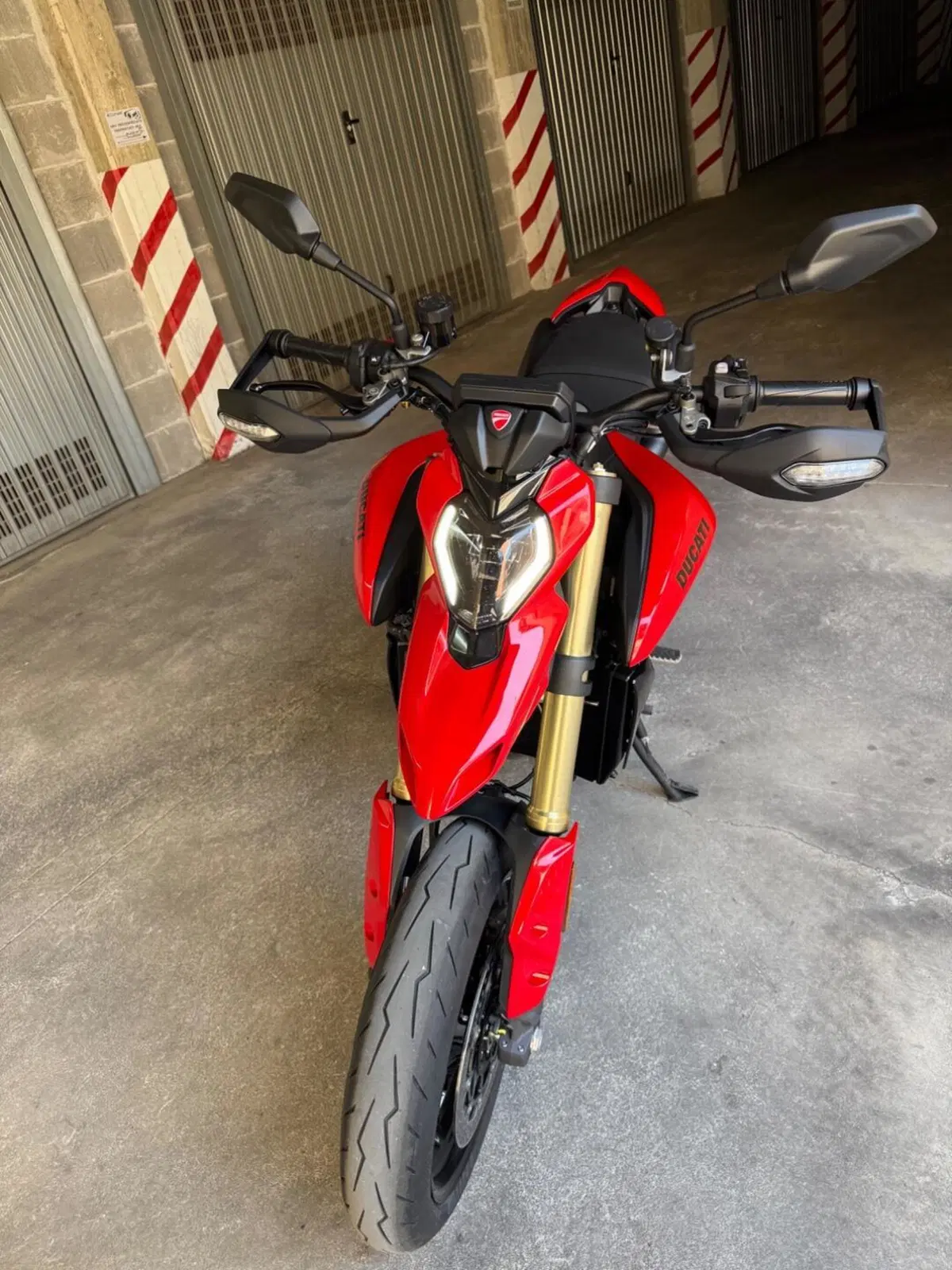 Ducati Hypermotard V2 (2026)