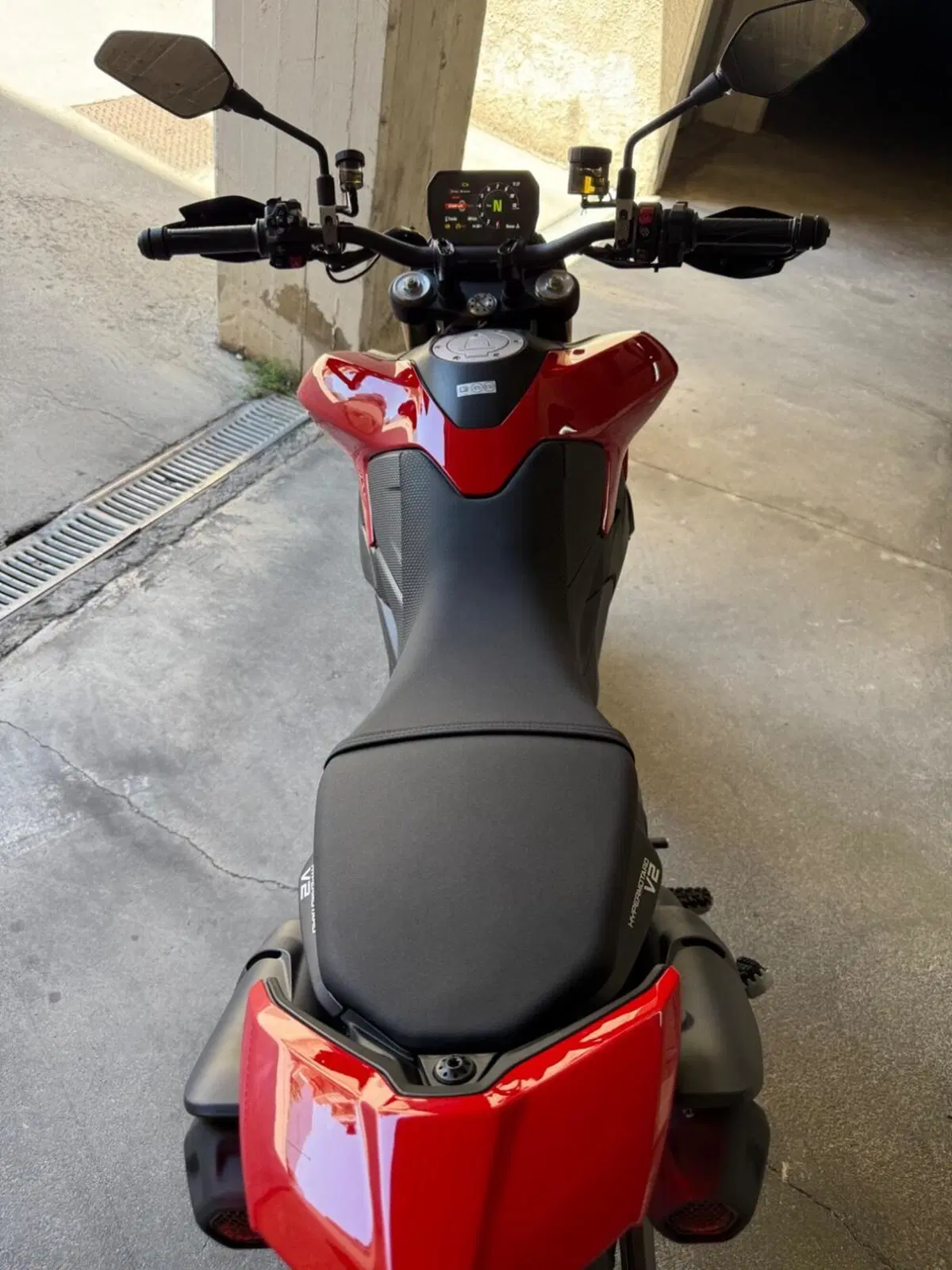 Ducati Hypermotard V2 (2026) (5)