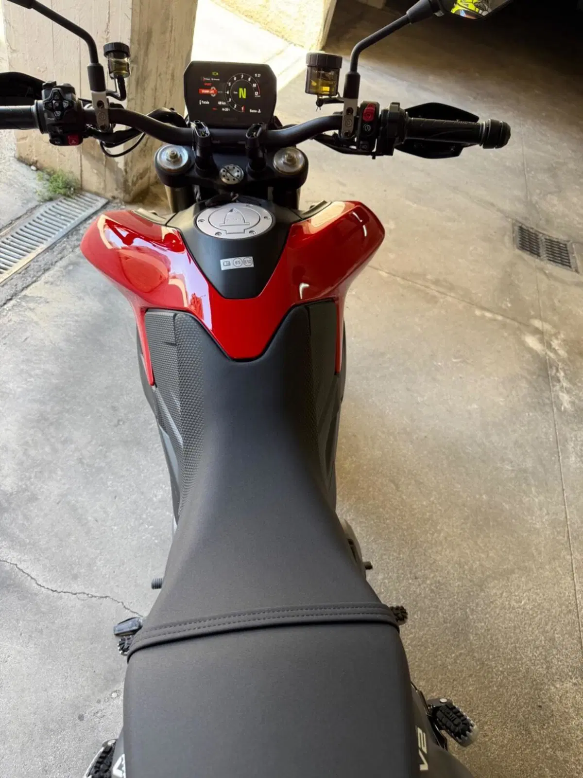 Ducati Hypermotard V2 (2026) (7)
