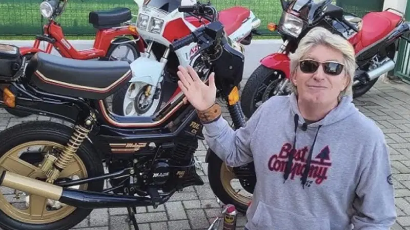 Le moto e Bircide il Paninaro, custode di un fenomeno giovanile degli anni Ottanta [VIDEO]
