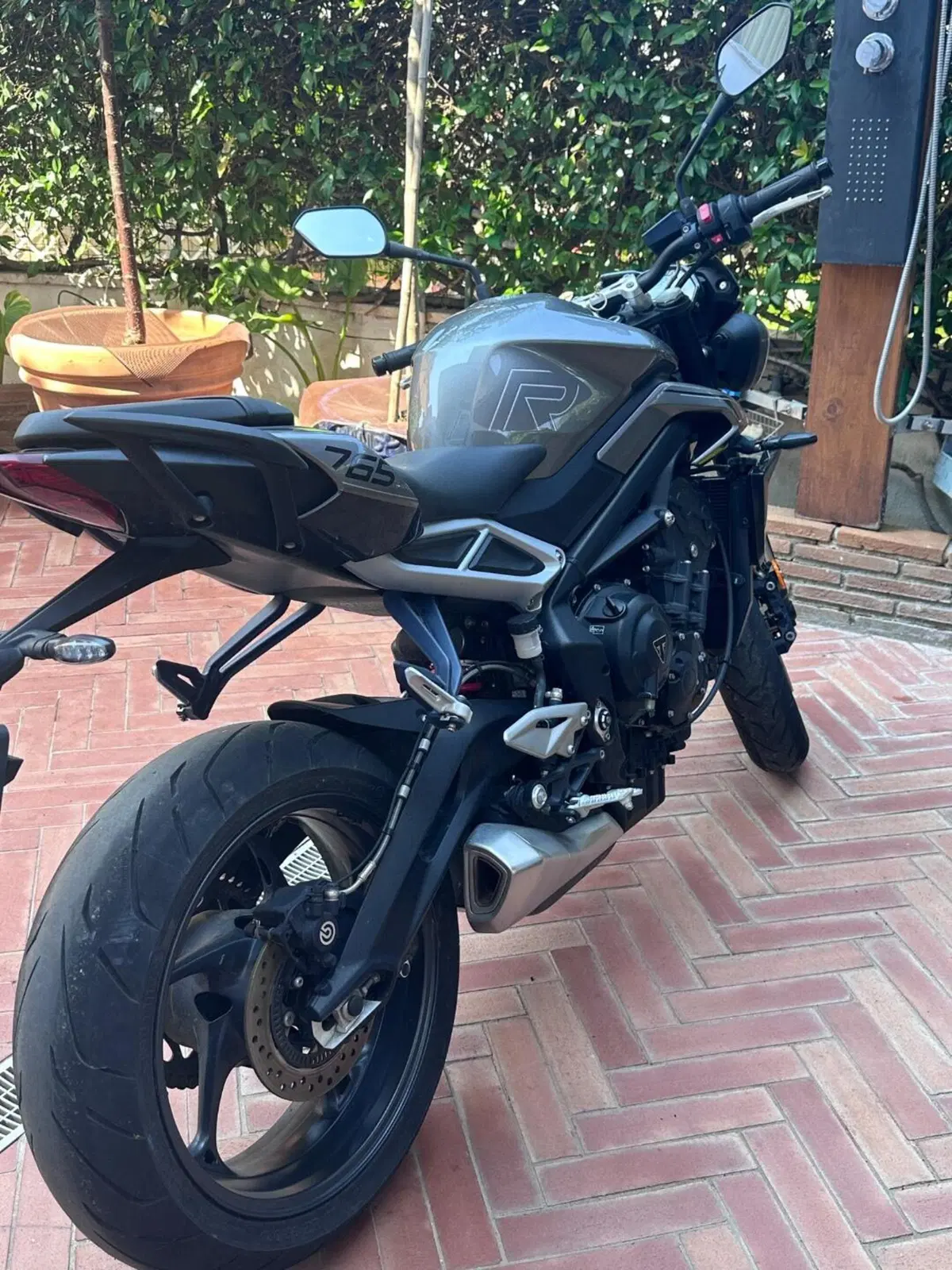 Triumph Street Triple 765 R (2023 - 26) (3)