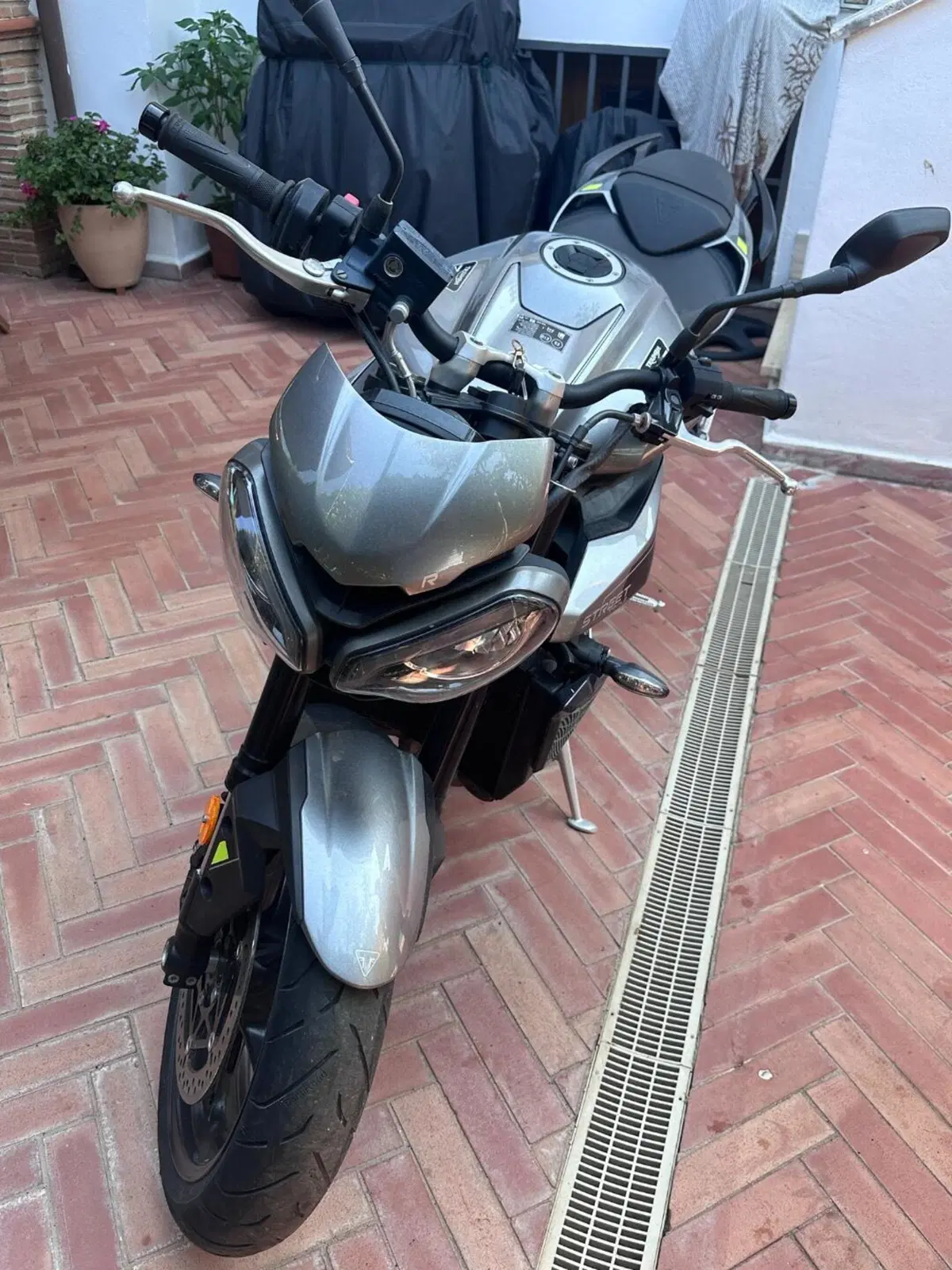 Triumph Street Triple 765 R (2023 - 26) (4)