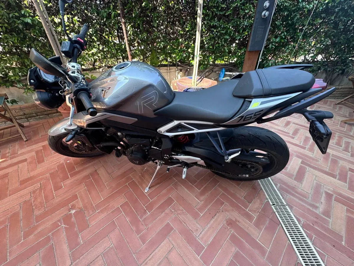 Triumph Street Triple 765 R (2023 - 26) (5)