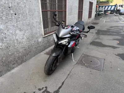 Triumph Street Triple R (2013 - 14) usata
