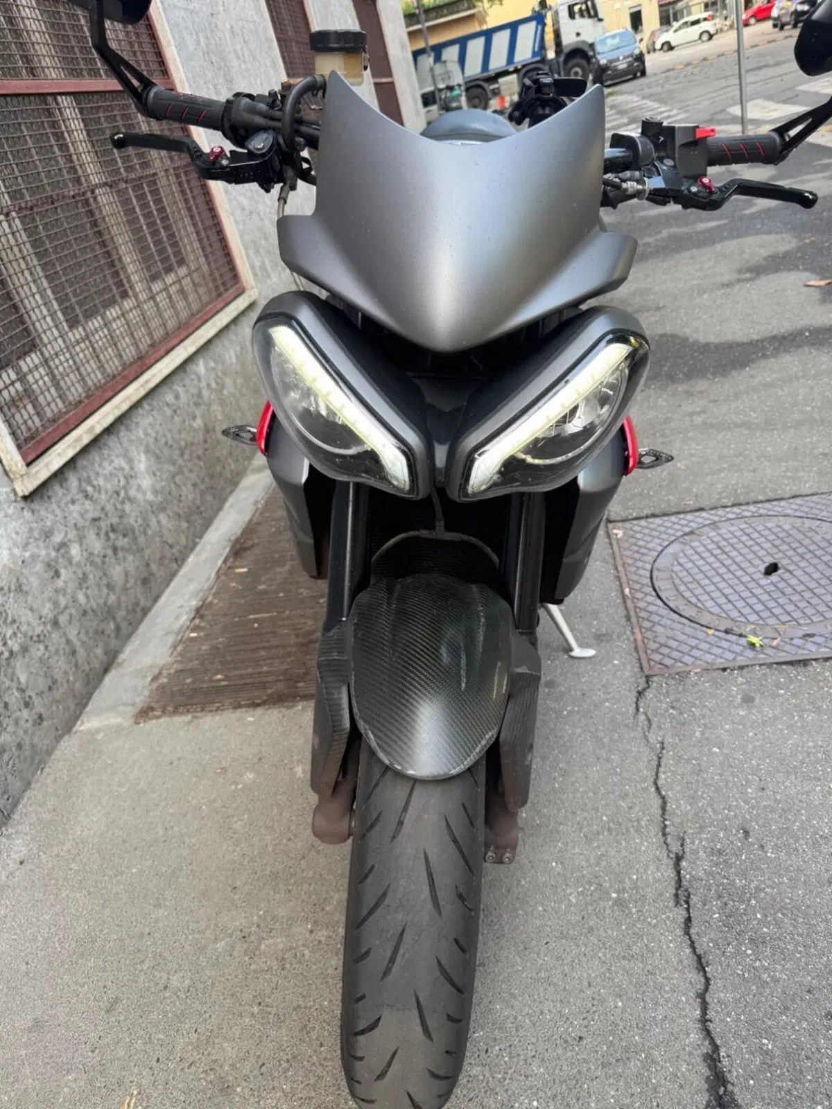 Triumph Street Triple R (2013 - 14) (2)