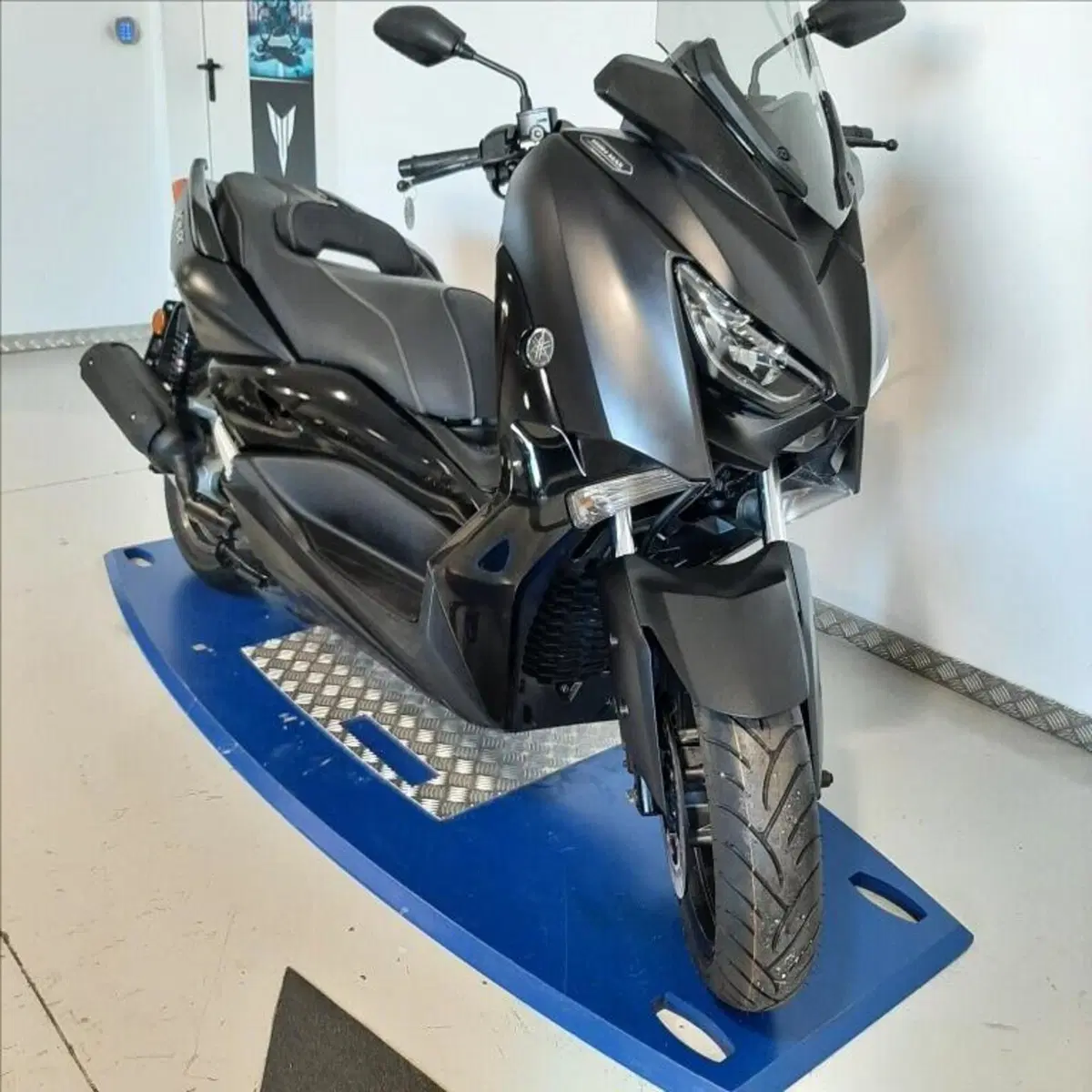Yamaha X-Max 125 Iron Max (2019 - 20) (2)