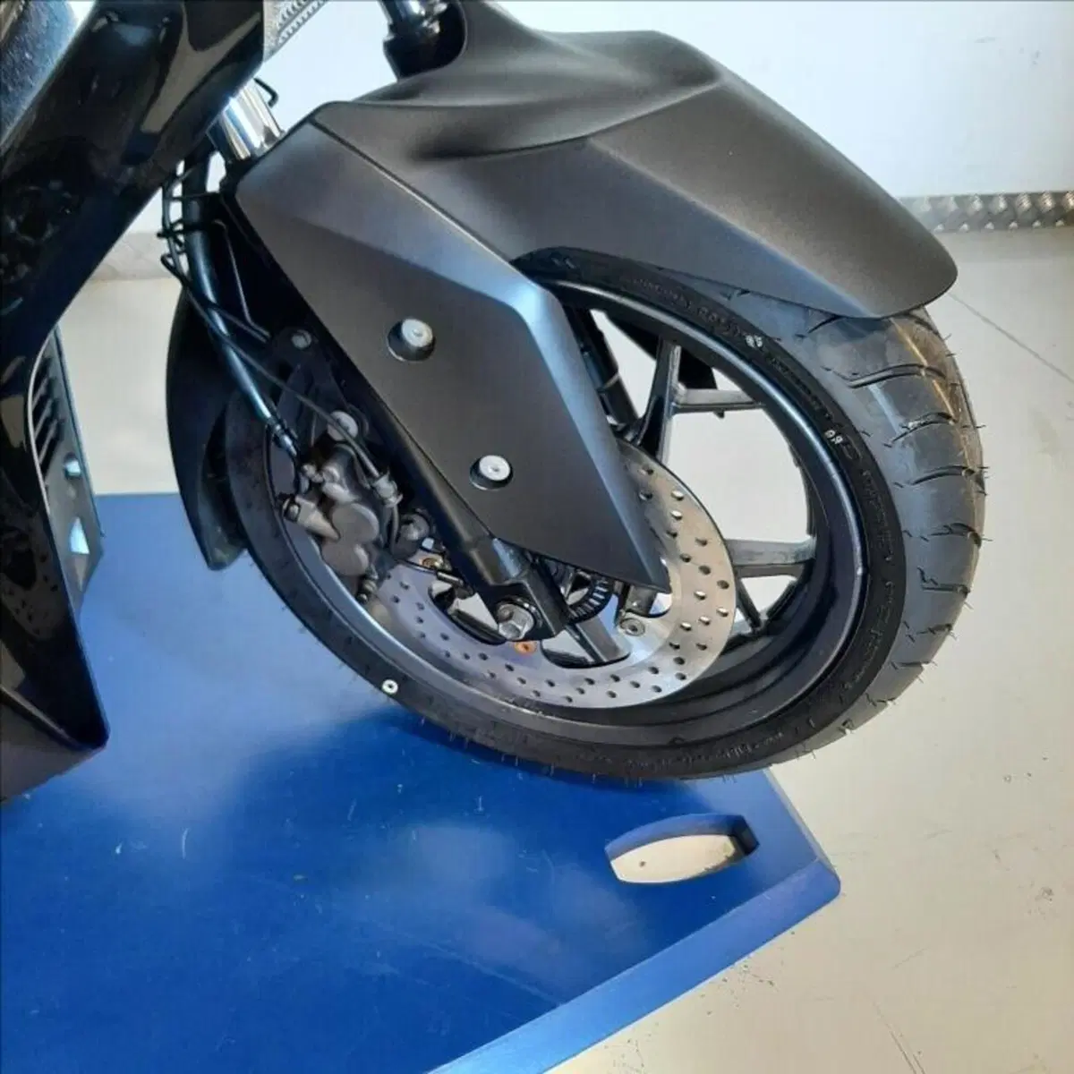 Yamaha X-Max 125 Iron Max (2019 - 20) (3)