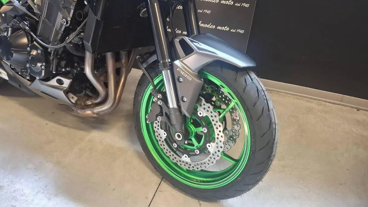 Kawasaki Z 900 (2021 - 24) (4)