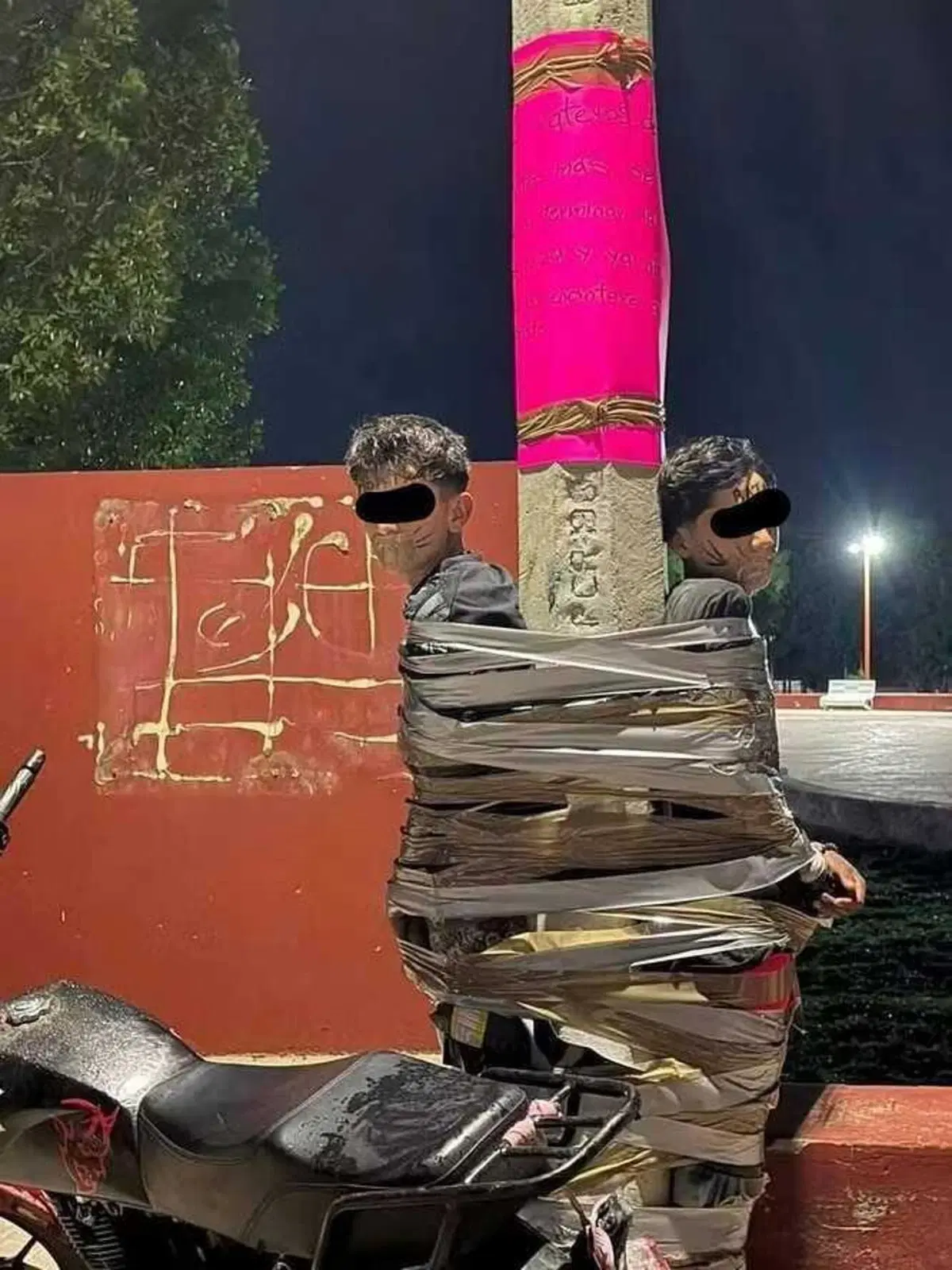 E' tornato Batman! In Messico ce l'ha coi ladri di moto (3)