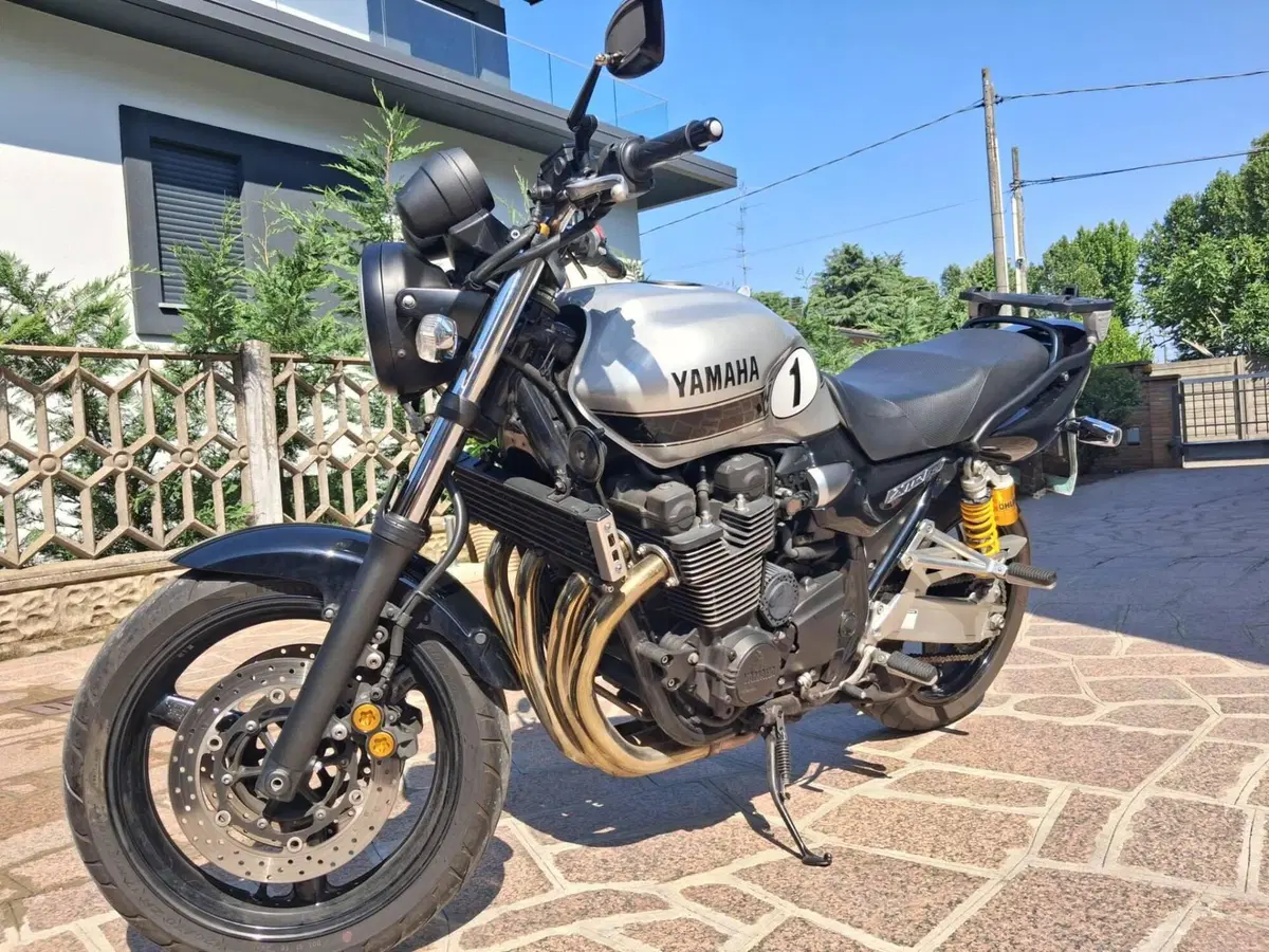 Yamaha XJR 1300 (2006 - 14) (2)