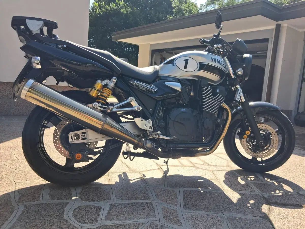 Yamaha XJR 1300 (2006 - 14) (5)