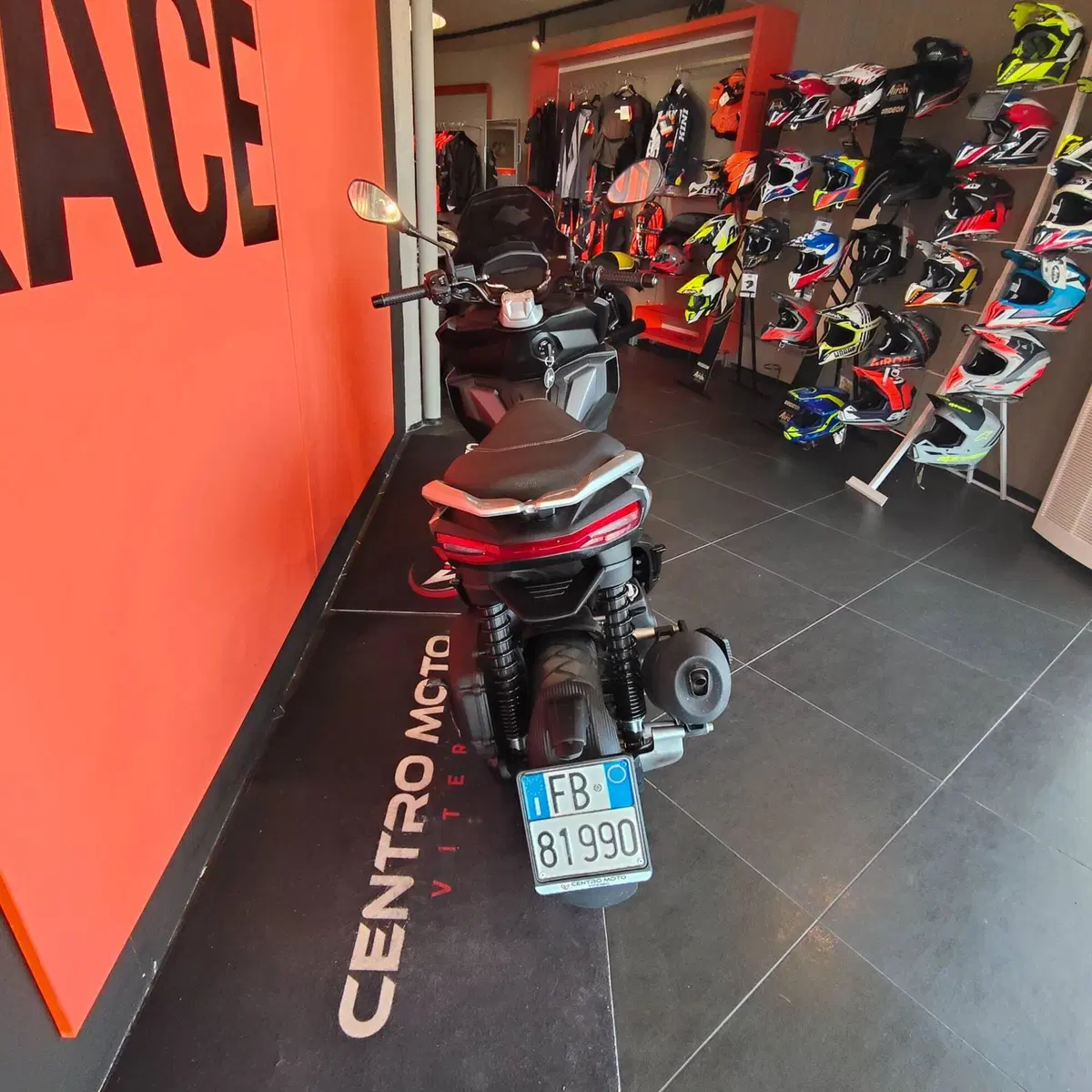 Aprilia SR GT 200 (2022 - 24) (2)