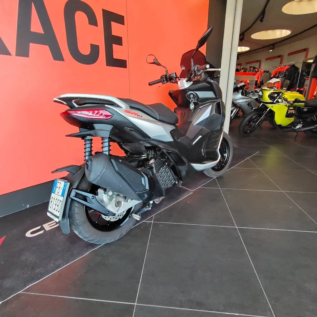 Aprilia SR GT 200 (2022 - 24) (5)